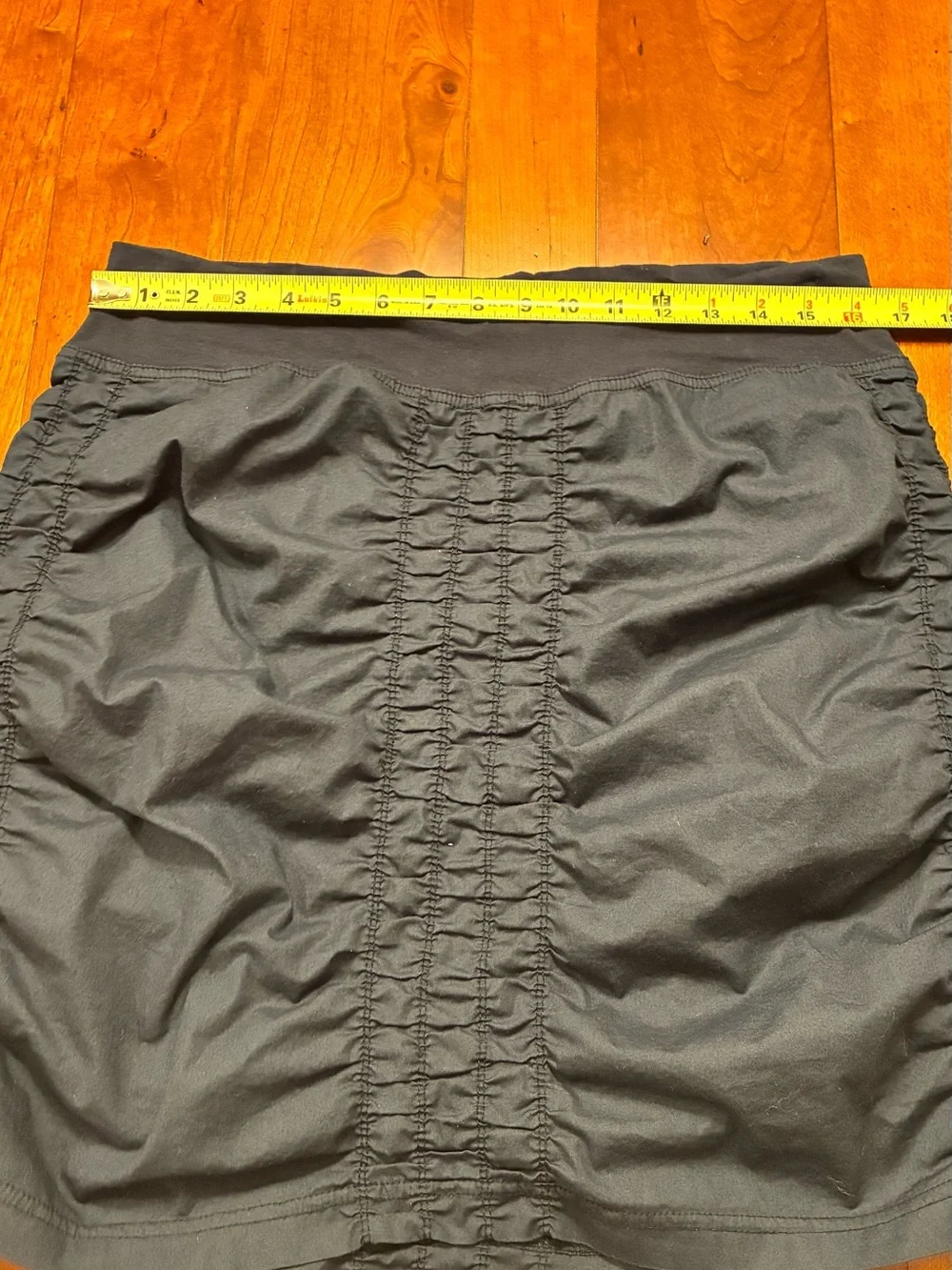 High-Rise Ruched Skirt in Navy